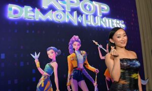 Ο έφηβος μου αγαπά τους «κυνηγούς Demon Kpop» – και το ίδιο